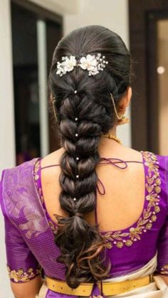 Hair Styles For Long Hair Traditional, Messy Hair For Wedding, Hairstyle For Wedding Saree, Hairdo For Saree Hairstyles, Marriage Reception Hairstyles, Traditional Hairstyle For Wedding, Messy Braid For Saree, Hairstyles On Pattu Saree, Hairstyles For House Warming Indian