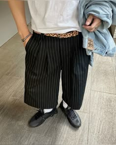 @tig__00 on ig Pinstripe Trousers Outfit, Pinstripe Pants Outfit, Dressing Simple, Tomboy Femme, Trouser Outfit, Fashion Men Streetwear, Street Fashion Men, Street Fashion Men Streetwear, Pinstripe Pants