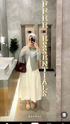 Outfit Hijab Casual Rok, Green Fashion Outfits, Hijabi Modest Outfits, Outfit Rok, Style Hijab Casual, Model Dress Batik, Outfit Ngampus