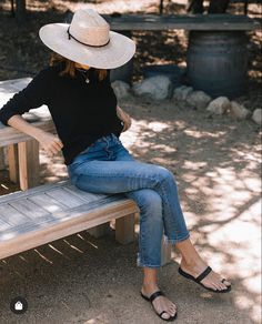 Denim And White Outfit, Minimalist Summer Outfits, Parisian Style Summer, French Girl Chic, Minimalist Summer, Outfit Chic, Jenni Kayne, White Outfit, Fashion Weeks