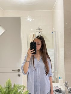 #ootd #outfit #fashion #style #zara #lifestyle #life #photography #inspo #inspiration #aesthetic #paris #parisian #europe #summer #summerstyle #summeroutfits #poplin Zara, Lifestyle, Summer Outfits, Mirror Selfie, Summer Fashion, Photography