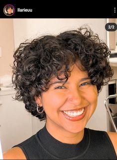 Curly Bowl Cut, Eva Hair, Haircuts For Wavy Hair, Mom Hairstyles