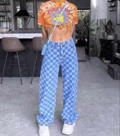 Blue Checkered Pants Outfit, Checkered Pants Outfit, Fashion 60s, 00s Mode, Checkered Pants, Fashion 90s, Diy Vetement, Thrifted Outfits, Blue Checkered