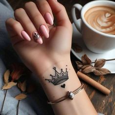 Trendy Tattoo Ideas, Middle Finger Tattoos, Butterfly Tattoos On Arm, Crown Tattoo Design, Cool Wrist Tattoos, Pretty Hand Tattoos, Petite Tattoos, Trendy Tattoo