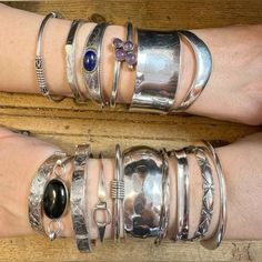 #vintage #silver #chunkyjewellery Silver Jewellery Aesthetic Bracelets, Chunky Nails Aesthetic, 90s Silver Jewelry, Boho Jewelry Silver, Silver Jewelry Boho, Chunky Jewelry Aesthetic Silver, Boho Silver Jewelry, Silver Bangles Aesthetic