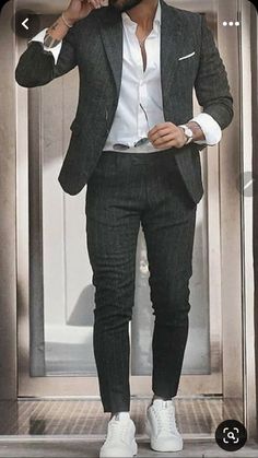 Casual Chique Stijl, Suits And Sneakers, Blazer Outfits Men, Mens Business Casual Outfits, Formal Men Outfit, Mens Fashion Blazer, Mens Casual Outfits Summer