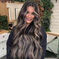 Ash Brown Hair Balayage, Balayage Hair Caramel, Black Hair Balayage, Hair Color Streaks, Money Piece, Balayage Hair Dark, Dark Hair With Highlights, Haircuts For Wavy Hair