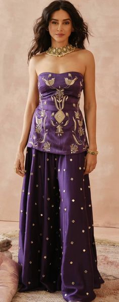 Outfits For Friends Wedding Indian, Tube Top Lehenga, Tube Top Indian Outfit, Brocade Kurta Set, Friends Wedding Indian Outfit, Backless Kurta, Indian Outfits Modern, Saree Outfit, Kurta With Sharara