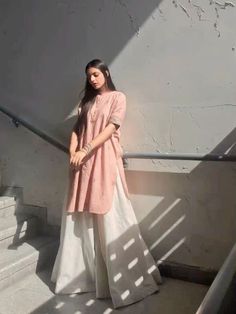 Eid Pose Ideas, Eid Outfits Ideas, Eid Fits, Trending Summer Nails, Long Sleeves Pattern, Desi Fits, Wallpaper Fashion, Pakistani Fashion Casual