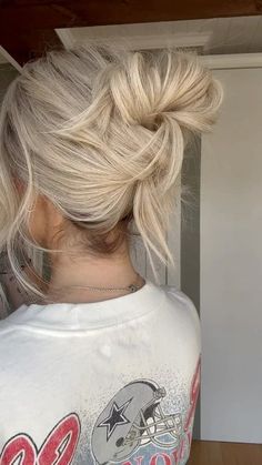 Messy Bun Hairstyles Long Hair, Updo With Hair Clip, Clip Hairstyles Long Hair, Short Hair Updo Easy, Clip Updo, Messy Ponytail Hairstyles, Bun Hack, Full Ponytail