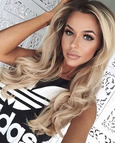 Love her hair color Haircolor Ideas, Balayage Blonde, Low Maintenance Hair, Long Blonde, Long Blonde Hair, Strawberry Blonde, Cool Hair Color, Color Hair, Blonde Balayage