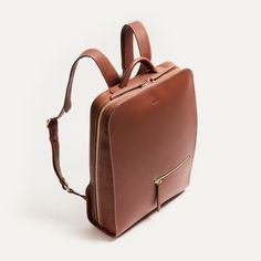 Lightweight, compact, functional and refined, the Chiara backpack will become your everyday ally.

Made from high-quality full-grain leather, this backpack offers both durability and minimalist aesthetics. The combination of smooth and grained leather creates a subtle contrast that adds an extra touch of sophistication.

Its compact size shouldn't detract from its practicality, with plenty of storage space for all your daily essentials: laptop or tablet, cables, charger, battery, smartphone, A4 Computer Backpack, External Battery, Personalized Accessories, Daily Essentials, Leather Working, Full Grain Leather, Smooth Leather, Leather Backpack, Leather Women