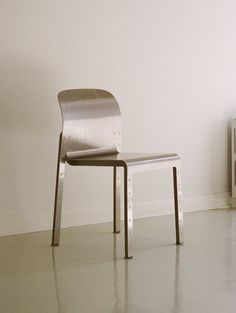 Rivet Chair by Frama Metal Chair Design, Frama Rivet, Hand Construction, Aluminium Furniture, Aluminium Chair, Hammer Tool, Yard Furniture, Chair Metal, Aluminum Chairs