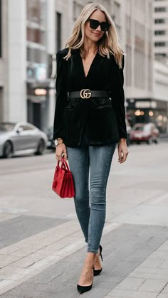 Black Velvet Blazer Outfit, Black Blazer Outfits, Velvet Blazer Outfit, Gucci Belt Outfit, Blazer With Belt, Black Blazer Outfit, Belt Outfit, Blazer Outfits Casual, Blazer Outfits For Women