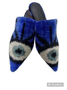 Ikat velvet beige evileye slipper for woman Velvet Shoes, Blue Eye, Womens Slippers, Evil Eye, Slippers, Velvet, Bathing Beauties, Etsy Accessories, Women Shoes