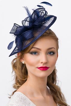 This sassy fascinator is timeless glamour, and a nod to vintage style with bouncy mesh ribbon and flighty feathers. Classic sinamay mesh shape and elegant look. English Hats, Navy Blue Fascinator, Purple Fascinator, Fascinator Hats Wedding, Blue Fascinator, Derby Fascinator, Unique Hair Accessories, Black Fascinator, Hat Fascinator