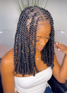 Double Strand Twist Hairstyles Black Women, Twists Hairstyles For Black Women Natural Hair, Winter Fashion 2023 Black Women, Natural Hair Twists Black Women, Short Sengelese Twist Styles, New Twist Hairstyles, 2023 Hair Styles For Black Women, Two Strand Braids Black Women, Shirt Passion Twist