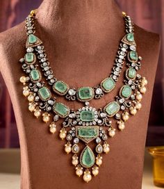 Russian Emerald Necklace, Gala Jewelry, Russian Emerald, Indian Brides Jewelry, Haram Designs, Bridal Jewellery Inspiration, Bridal Diamond Necklace, Wedding Jewelery