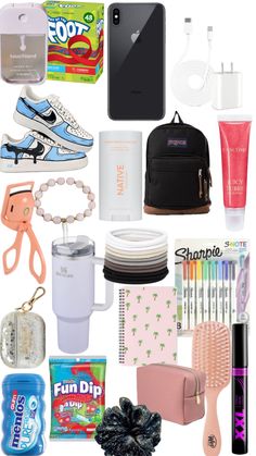 School 🫶🏼🎧😭 School Must Haves, Preppy Gifts, Fun Dip, Backpack Essentials, Best Friend Activities, Inside My Bag