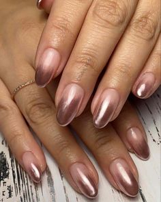 White And Rose Gold Chrome Nails, Rose Gold Nails Ombre, Rose Gold Chrome Tips Nails, Neutral Rose Gold Nails, Ambraee Nails, Rise Gold Nails, Bronze Ombre Nails, Rose Gold Ombré Nails, Rust Ombre Nails