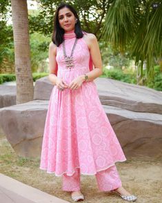 Indian States, Bandhani Dress, Simple Kurta Designs, Simple Kurti Designs, Indian Dresses Traditional, Indian Gowns Dresses, Trendy Dress Outfits, Kurti Designs Party Wear, Kurta Designs Women