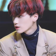 Men Hair Color Highlights, Ateez Choi San, Red Bangs, Наташа Romanoff, Red Hair With Highlights, Black Red Hair, Red Streaks, Mens Hair Colour, Seni Dan Kraf