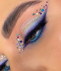 Galactic Eye Makeup, Carnival Eye Makeup, Fairy Make Up Ideas, Space Themed Makeup, Rave Party Makeup, Firework Makeup, Space Makeup Looks, Rave Makeup Looks, Under The Sea Makeup