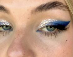 Midnight Make Up Look, Navy Blue And Gold Eyeshadow Looks, Midnights Era Tour Makeup, Midnights Ts Makeup, Gold Blue Eye Makeup, Midnights Makeup Look, Blue Eye Makeup Brown Skin, Cinderella Aesthetic Makeup, La La Land Makeup