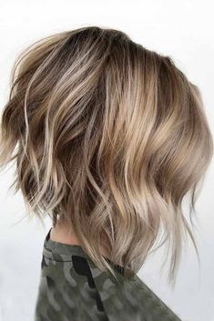 Messy Bob Haircut, Modern Bob Hairstyles, Cute Bob Hairstyles, Bob Haircut Ideas, Messy Bob Hairstyles, Best Bob Haircuts, Stacked Bob, Stacked Bob Haircut, Medium Bob Hairstyles