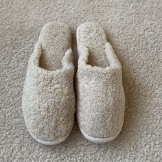 New Never Worn Slippers. Slippers Are Cream Colored Closed Toe In Faux Fur. Super Cute And Comfy! White Casual Slippers With Soft Texture, Casual White Slippers With Soft Texture, Casual Slip-on Slippers With Soft Texture, Casual Cream Slippers With Cushioned Footbed, Casual Beige Super Soft Slippers, Casual Cream Flat Slippers, Beige Casual Slippers For Loungewear, Casual Beige Slippers For Loungewear, Cream Color