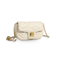 This trendy chevron quilted crossbody bag is a must-have fashion accessory to hold all your every day items. The bag features a long silver chain link leather threaded shoulder strap and front flap with a gold-tone turn lock. This bag is designed with a spacious single compartment with an interior slip and interior zip pocket that offer you space to keep your phone, credit cards, IDs and more.Weight: 475 gWidth (cm): 6 cmHeight (cm): 13 Color: BeigeStrap Length: 53 cmInterior Material: FiberMate Chic Quilted Wallet On Chain, Chic Quilted Wallet On Chain For Everyday, Fashion Texture, Female Bags, Best Purses, Chevron Quilt, Quilted Crossbody Bag, Leather Thread, Chain Bag