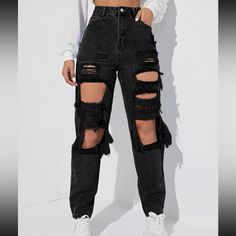 High Wasted Jeans, They Are A Small But Could Fit A Medium! Very Comfortable Never Worn Because They Didn’t Fit Me Cute Ripped Jeans, Trendy Outfits For Teens, Black Ripped Jeans, Cute Pants, Tomboy Style Outfits, Cute Jeans, Swaggy Outfits, Simple Trendy Outfits, Tomboy Fashion