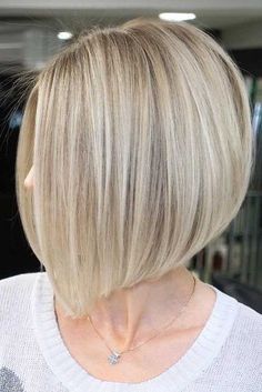 Blonde Short Hairstyles For Round Faces ★ See more: https://glaminati.com/blonde-short-hairstyles-for-round-faces/ Medium Bob Haircuts, Straight Bob Haircut, Medium Bob Haircut, Short Bobs, Inverted Bob Hairstyles, Medium Bob, Medium Bob Hairstyles