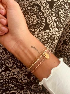 Jewellery Tattoo, Simbols Tattoo, Aesthetic Tattoo Ideas, Wrist Tattoo Ideas, Unique Tattoo Ideas, Tiny Wrist Tattoos, 20 Aesthetic, Cool Wrist Tattoos, Chic Tattoo