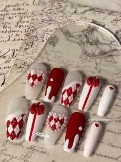 Nail Noel, Classy Nail Art Ideas, Nail Art Noel, Glittery Nails, Festive Nail Art, Cute Christmas Nails, Blush Nails, Really Cute Nails, Kawaii Nails