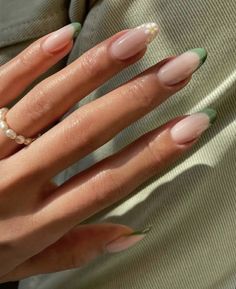 Elegant Acrylic Nails Classy, Rounded Nails Designs, Summer Elegant Nails, Elegant Almond Nails Classy, Indian Nail Designs, Summer Aesthetic Nails, Almond Nails Classy, Elegant Almond Nails, Nails Classy