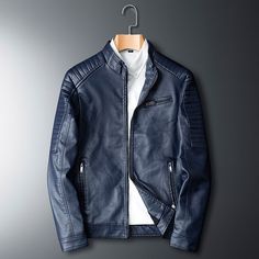 Die Antonios Winter Leather Jacket ist eine lässige Herrenjacke aus Öko-Leder und Baumwolle mit hochwertigen Materialien im Inneren, um Sie in der kalten Jahreszeit warm zu halten. Eine perfekte Wahl für ein lässiges Outfit und leicht mit verschiedenen Kleidungsstücken zu kombinieren. Sie ist in 3 Versionen erhältlich: schwarze Jacke, weinrote Jacke, dunkelblaue Jacke.
 







Vorteile:Komfort & Atmungsaktivität

Stil: Lässig / Elegant

Geschlecht:Männer

Saison:Herbst/Winter

Material: Baumwo Casual Leather Outerwear For Winter, Casual Leather Biker Jacket For Outdoor, Winter Blue Leather Jacket With Pockets, Casual Blue Leather Jacket With Long Sleeves, Blue Casual Leather Jacket, Casual Blue Long Sleeve Leather Jacket, Casual Leather Outerwear For Outdoor, Casual Leather Outerwear With Long Sleeves, Wine Red Jacket