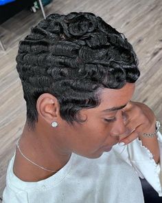 Natural Curly Metallic Black Pixie Pixie Pin Curls, Short Hairstyles For Black Women, Black Pixie, Short Natural Haircuts, Short Hair Waves, Color Transition, Haircut Women, Natural Hair Short Cuts