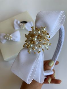 Hairbands Diy, Aesthetic Ribbon, Sparkly Hair Accessories, Lace Dress Classy, Fascinator Hats Wedding