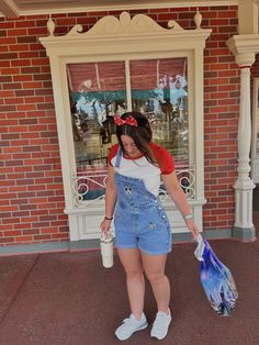 #magickingdom #disney #disneyoutfit Disney Overalls Outfit, Midsize Disney Outfits, Outfits Con Jumper, Cute Outfits For Disney World, Disney Princess Outfit Ideas, Trendy Disney Outfits, Aesthetic Disney Outfits, Disneyworld Outfit Women, Plus Size Disney Outfits