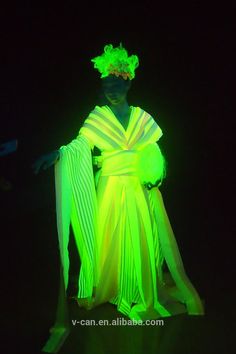 Glow In The Dark Wedding, Glow In The Dark Dress, Dark Wedding Dress, Glow Costume, Dark Costumes, Glow In Dark Party, Party Dress Inspiration, Light Up Dresses