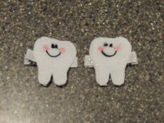 The Hair Bow Factory Tooth Fairy Hair Clips set of 2. This would be great with the Tooth Fairy Dress: Pink: https://www.etsy.com/listing/616276331/the-hair-bow-factory-tooth-fairy Lt Purple: https://www.etsy.com/listing/251197932/the-hair-bow-factory-tooth-fairy Turquoise: https://www.etsy.com/listing/471444220/the-hair-bow-factory-tooth-fairy Fairy Dress Pink, Feather Tutu, The Tooth Fairy, Fairy Hair, Fairy Wands, Saint Augustine, Zombie Halloween, Dust Mask, Fairy Dress