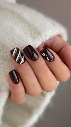 Discover 30 must-see winter nails that are taking over Pinterest this year! From festive Christmas nails and chic Christmas gel nails to easy Xmas nails perfect for the season, find your new favorite look. Explore gorgeous winter nails acrylic, creative winter nail art, and simple Christmas nails acrylic. Whether you're into dipped nails, stick on nails, or French tip press on nails, these designs will give you endless nagel inspo and nagel tips! Light Pink Nails