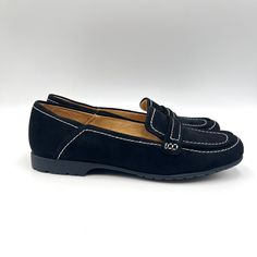 Naturalizer Women's Dannah Classic Black Textile Slip On Loafers With White Contrast Stitching. Women's Size 7 Regular / Medium Width. Condition: New Without Box. New To Poshmark? Sign Up Using Invite Code: Tentoday For $10 Off Your Purchase! Casual Black Slip-on Oxfords, Casual Black Flat Oxfords, Casual Black Flats For Office, Spring Black Loafers With Stitched Sole, Casual Black Office Flats, Casual Black Moccasins For Office, Casual Loafers With Cushioned Footbed For Office, Casual Office Loafers With Cushioned Footbed, Black Casual Office Loafers