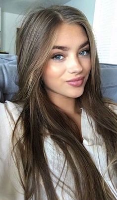 Make Up Tricks, Golden Brown Hair, Brown Hair Shades, Brown Ombre Hair, Makeup Tip, Long Brown Hair, Ombre Hair Color, Brown Hair With Highlights, Trending Hairstyles