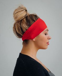 NO slip. Ever. High performance meets athleisure with our Yoga headband. It stays in place during your sweatiest workouts and it’s so lightweight and comfy you’ll want to live in it. Single layer, moisture wicking, gentle on hair, and amazingly soft. Bonus? It’s resistant to odor and breakout-causing bacteria.Designed specifically to be worn over top of your hairline - half on your forehead, half on your hair. The Yoga headband comfortably contours to the unique shape of your head. When worn cor Sweaty Workouts, Workout Headband, Yoga Headband, Best Yoga, Hair Accessories Headbands, Headband Hairstyles, Damaged Hair, Red Hot, Yoga Clothes