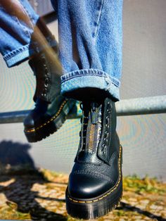 Sinclair Max Dr Martens Outfit, Doc Marten Sinclair Boots, Doc Martens Boots Outfit, Doc Martens Sinclair, Doc Martens Platform, Mid 30s, Doc Marten Boot, Dr Martens Outfit, Black Outfit Men