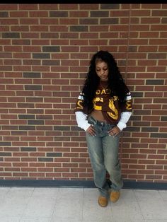 #fall #falloutfitideas #outfits #ootd #brown #timberland #jersey #outfits Baddie Outfits With Timberlands, Cute Outfit With Timberlands, Cute Fall Fits Black Women, Outfits With Ny Hat, Tomgirl Outfits Aesthetic, Timbs Outfits Fall Womens Fashion, Jersey Outfit Women Black Woman, Long Sleeve Jersey Outfit Black Women, Outfits With Orange Beanie