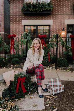 Christmas Plaid Outfit, Christmas Outfits Teens, Simple Christmas Outfits, Christmas Outfit Inspiration, Casual Christmas Party, Casual Christmas Party Outfit, Tartan Pants