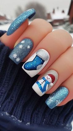 Short Christmas Nails Blue, Blue Xmas Nails, Girly Christmas Nails, Blue Christmas Nail Ideas, Pastel Christmas Nails, Chrome Christmas Nails, Chrome Christmas, Nail Inspired, Blue Christmas Nails